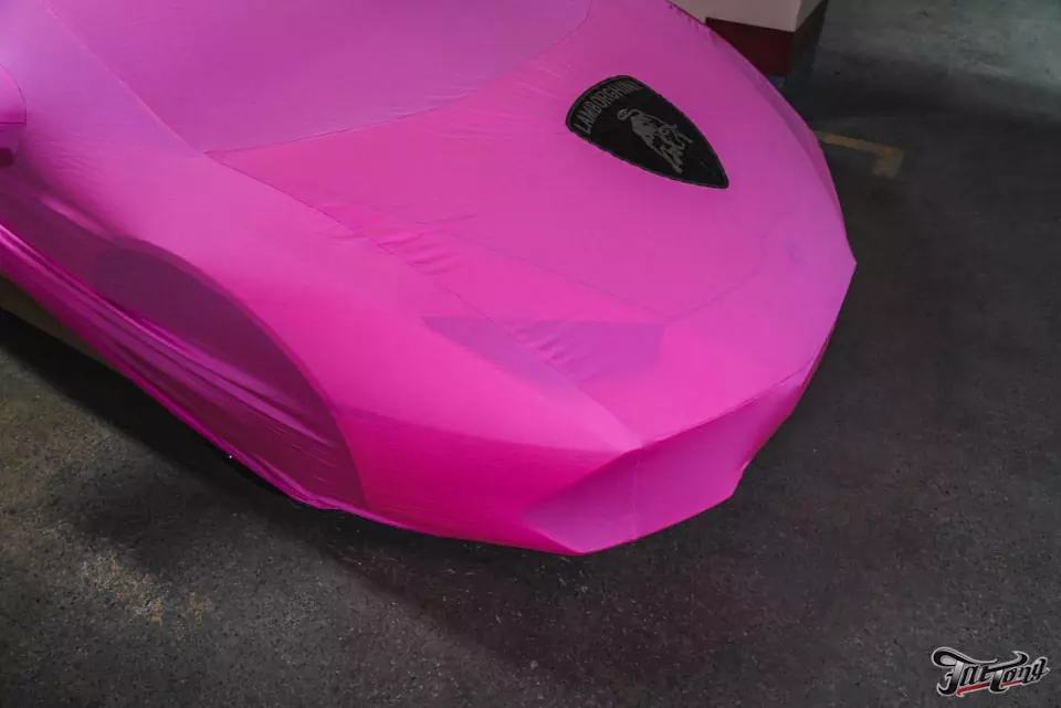 Lamborghini Huracan. Пошив розового чехла для гаражного хранения!